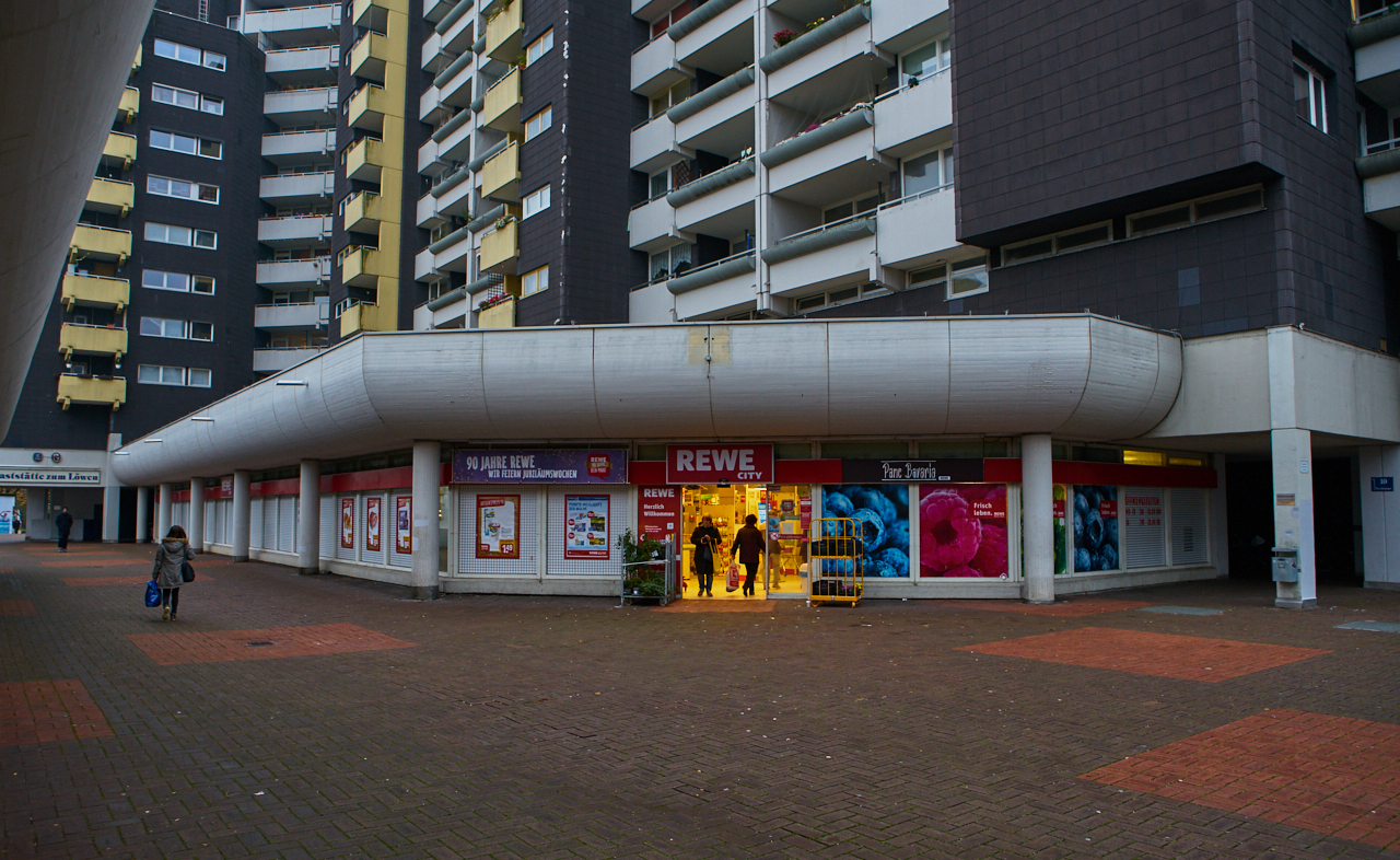 REWE Verkaufsladen im Marx-Zenrtum kurz vor der Schließung REWE Verkaufsladen im Marx-Zenrtum kurz vor der Schließung