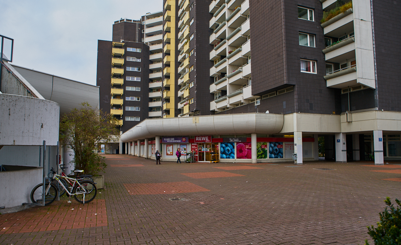 REWE Verkaufsladen im Marx-Zenrtum kurz vor der Schließung REWE Verkaufsladen im Marx-Zenrtum kurz vor der Schließung
