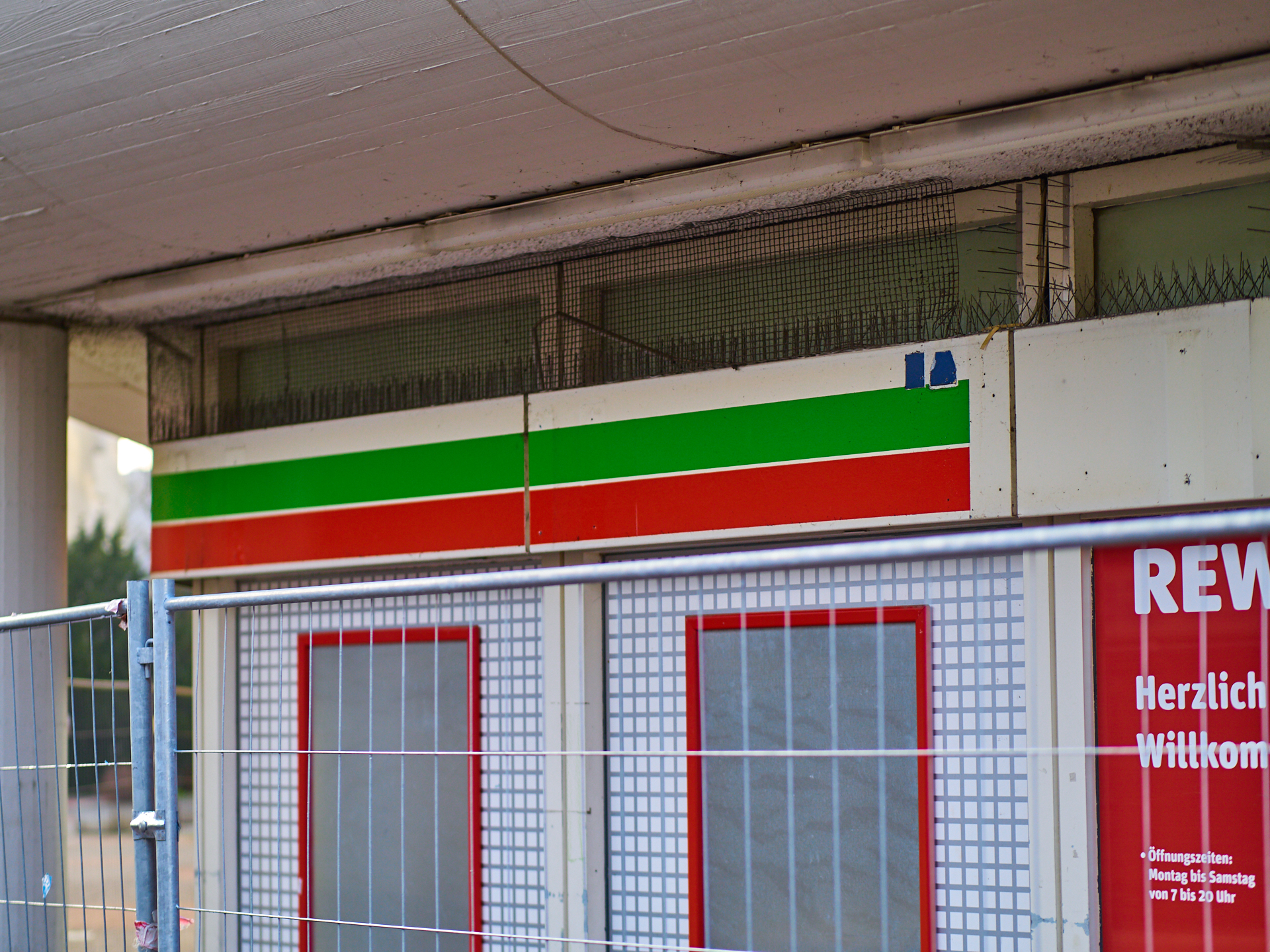 EDEKA, REWE, Sanierung, Marx-Zentrum EDEKA, REWE, Sanierung, Marx-Zentrum