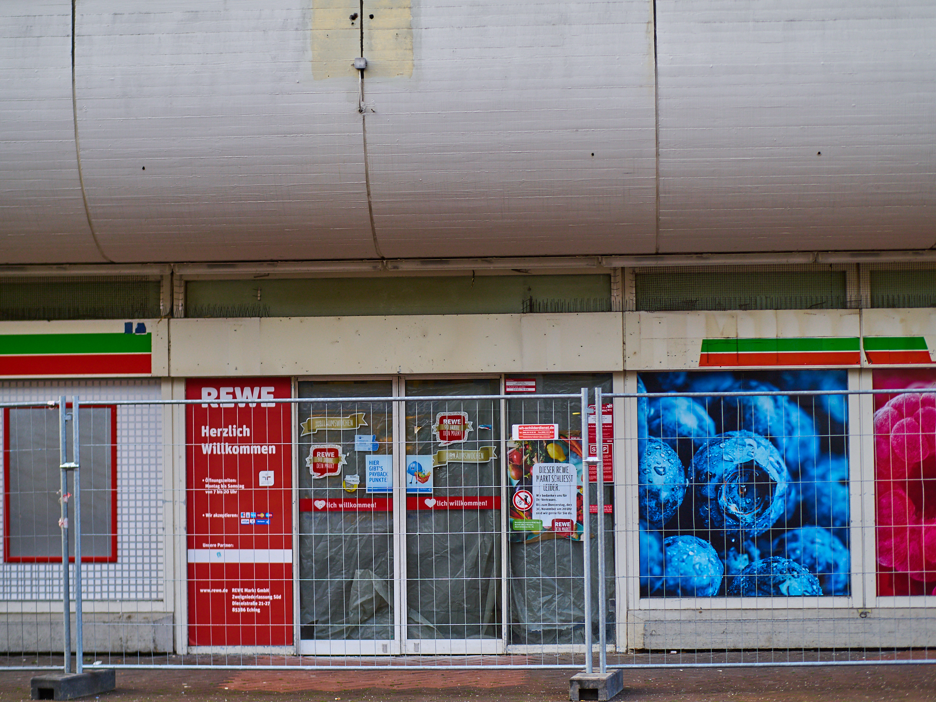 EDEKA, REWE, Sanierung, Marx-Zentrum EDEKA, REWE, Sanierung, Marx-Zentrum