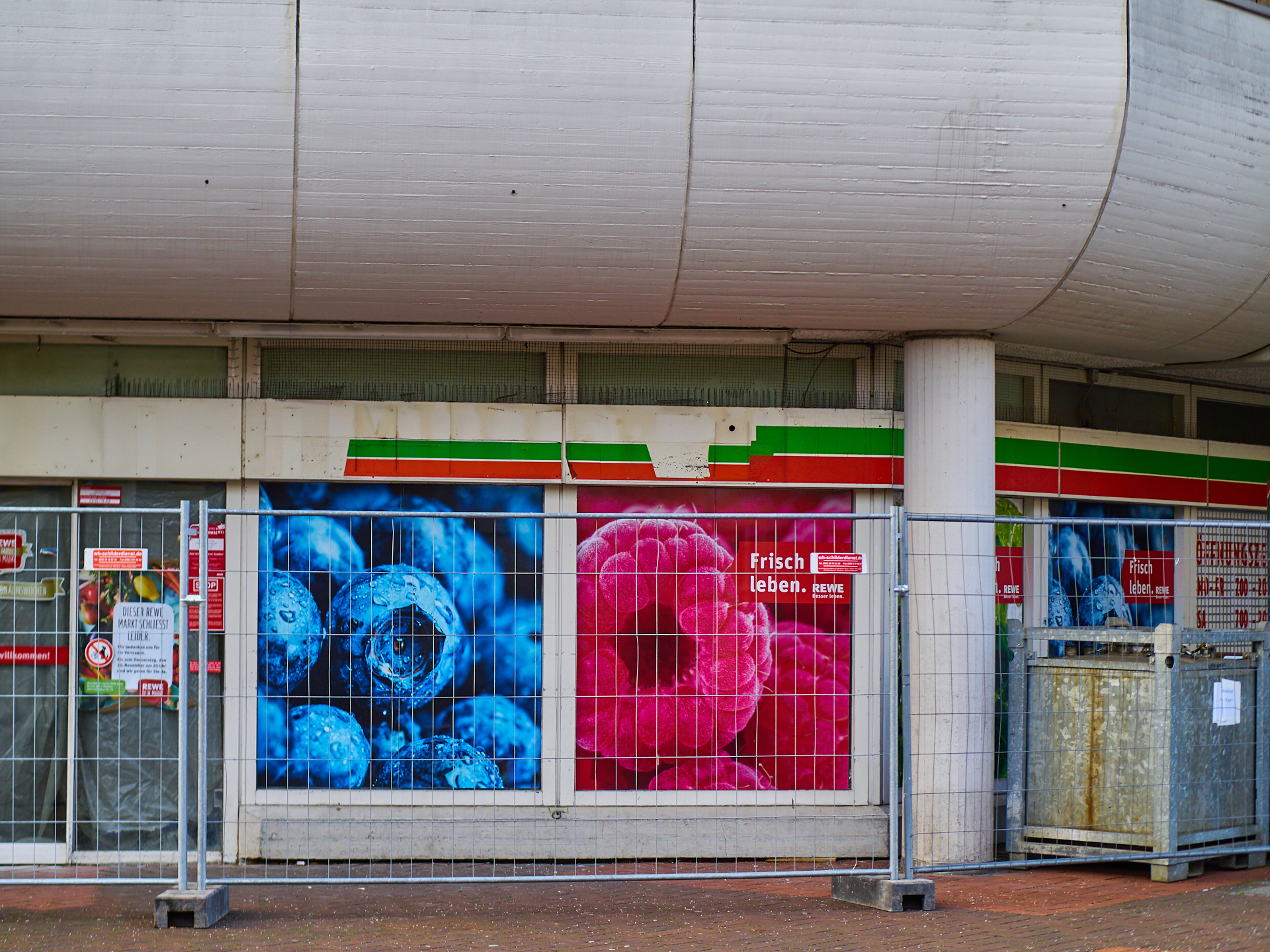 EDEKA, REWE, Sanierung, Marx-Zentrum EDEKA, REWE, Sanierung, Marx-Zentrum