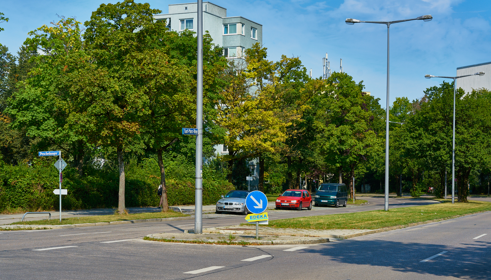 Neue Hinweisschilder für unser #EDEKA im #Marx-Zentrum Neue Hinweisschilder für unser #EDEKA im #Marx-Zentrum