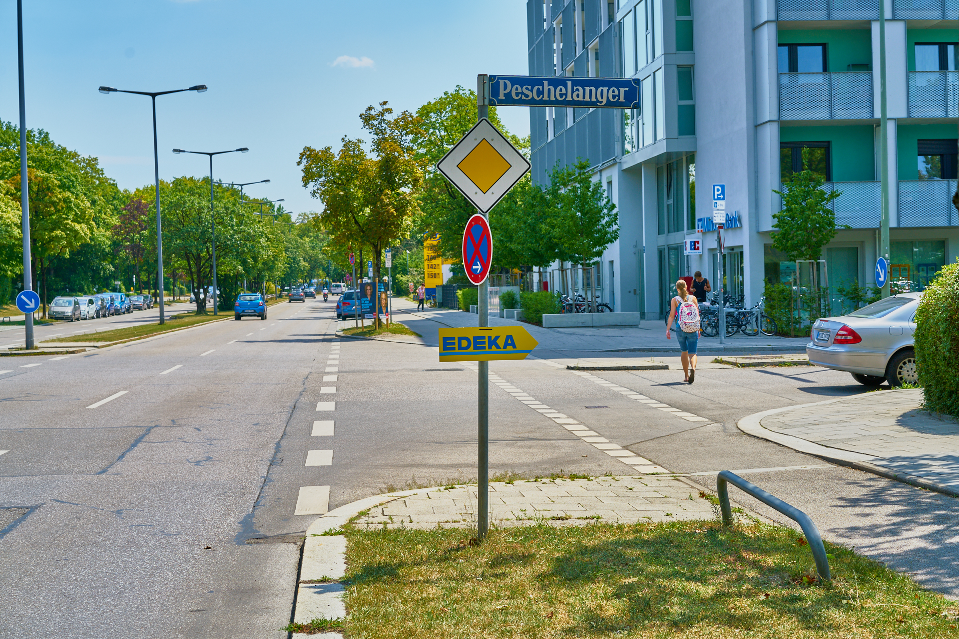 Neue Hinweisschilder für unser #EDEKA im #Marx-Zentrum Neue Hinweisschilder für unser #EDEKA im #Marx-Zentrum