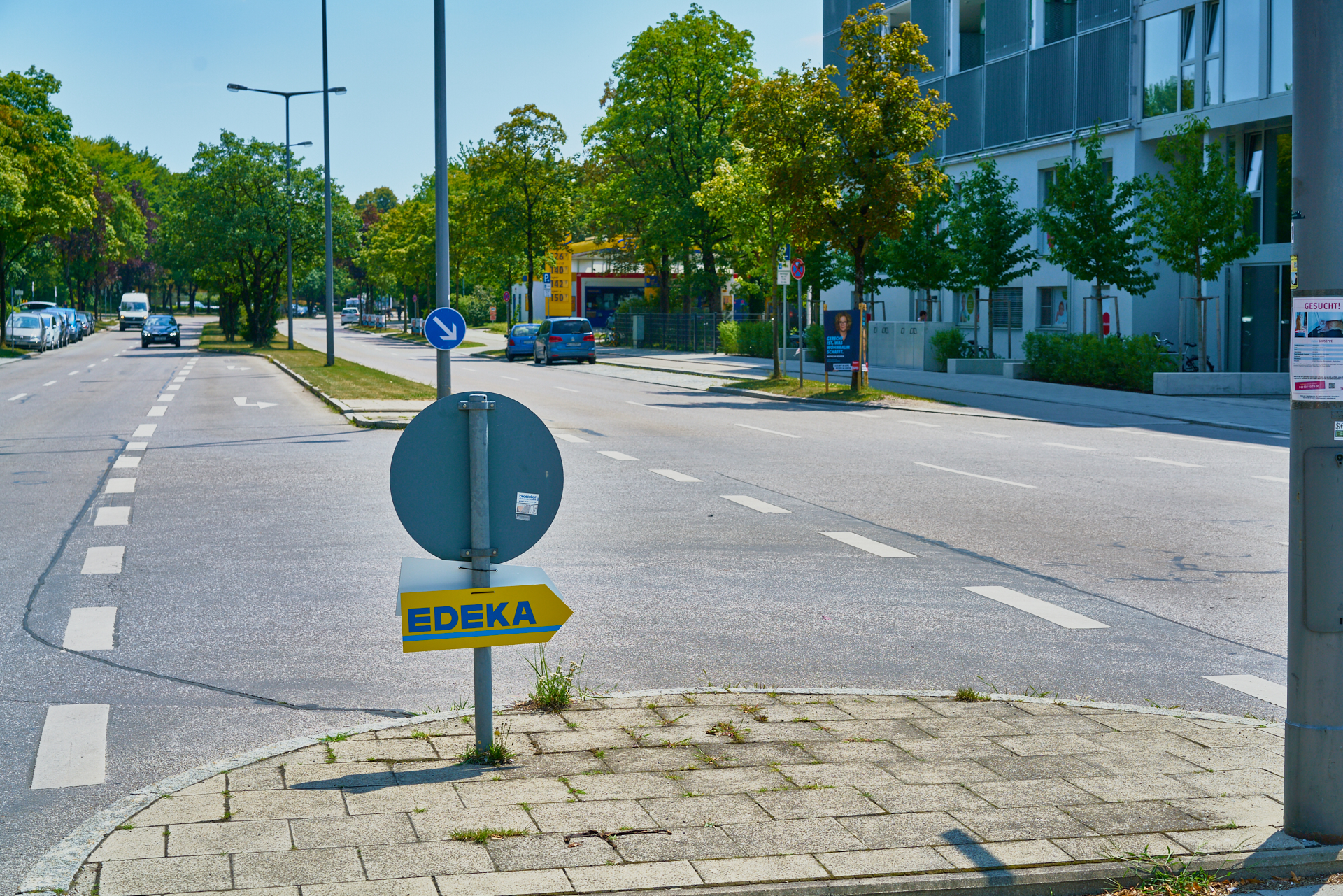 Neue Hinweisschilder für unser #EDEKA im #Marx-Zentrum Neue Hinweisschilder für unser #EDEKA im #Marx-Zentrum