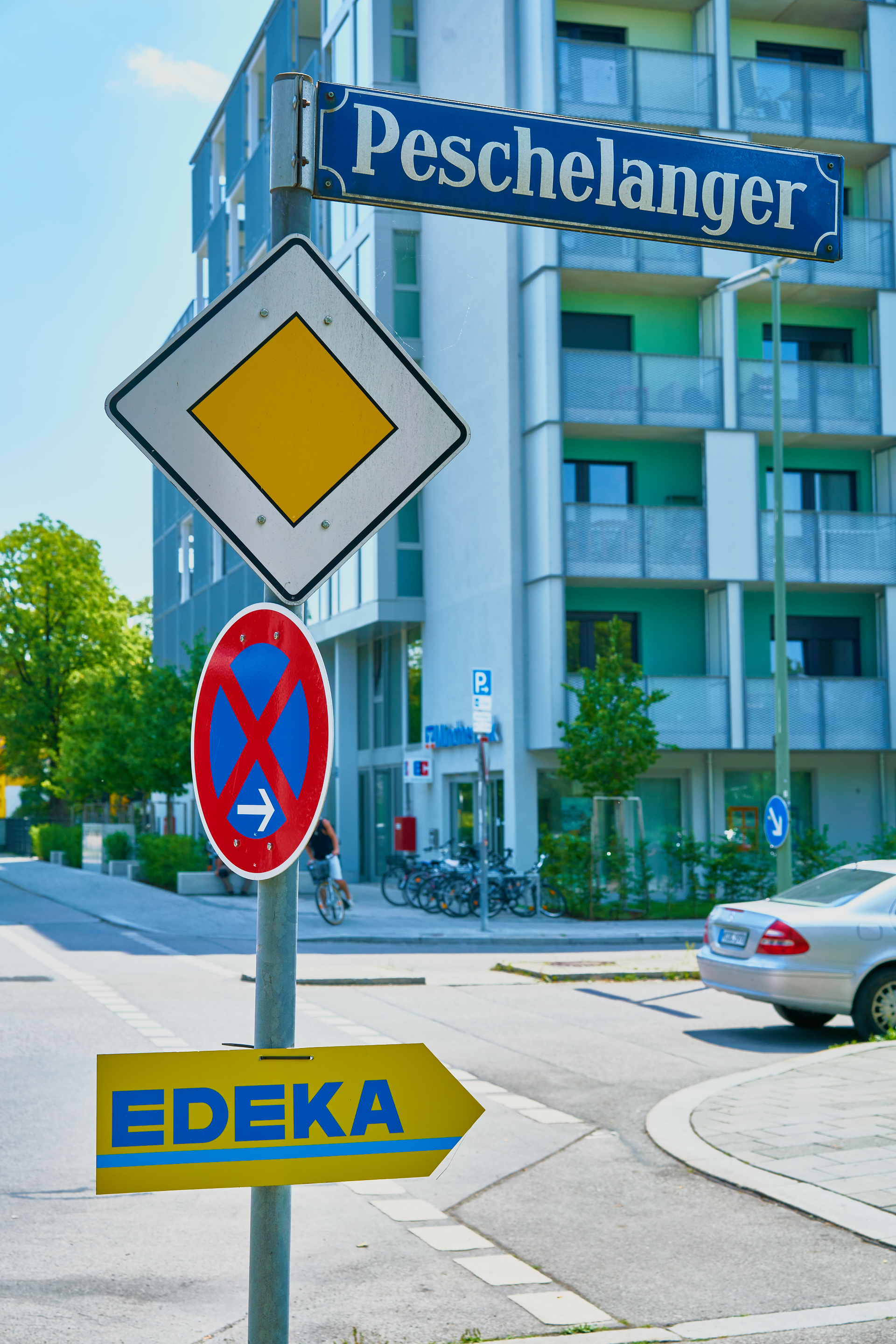 Neue Hinweisschilder für unser #EDEKA im #Marx-Zentrum Neue Hinweisschilder für unser #EDEKA im #Marx-Zentrum